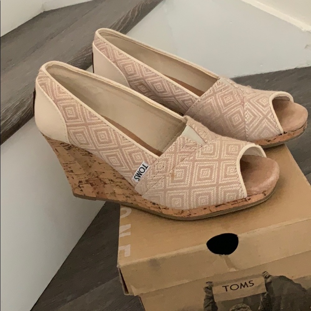 Toms brand ,new never use 🤩